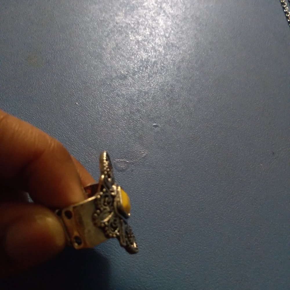 Ring - Picture 2 of 3